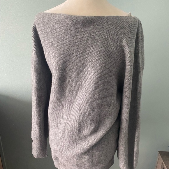 Theory Merino Wool Grey Asymmetrical sweater - Picture 8 of 13